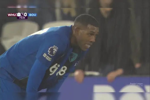 [Highlights] Rayan's close-range strike blocked by Malik Diouf's crucial save