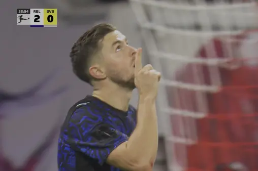 [Goal] Same play! Raum assists Baumgartner to score a tap-in and complete a brace