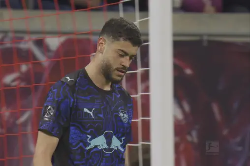 [Highlights] So close! Raum's low cross, Romulo fails to connect with the tap-in