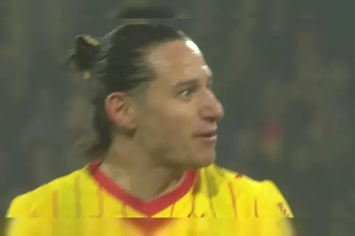 [Highlights] Poor finishing! Saint-Maximin crosses, Thauvin's direct curling shot too central and saved