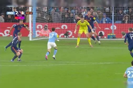 [Highlights] Haaland and Foden take consecutive shots, Pope makes sensational double save to defuse danger