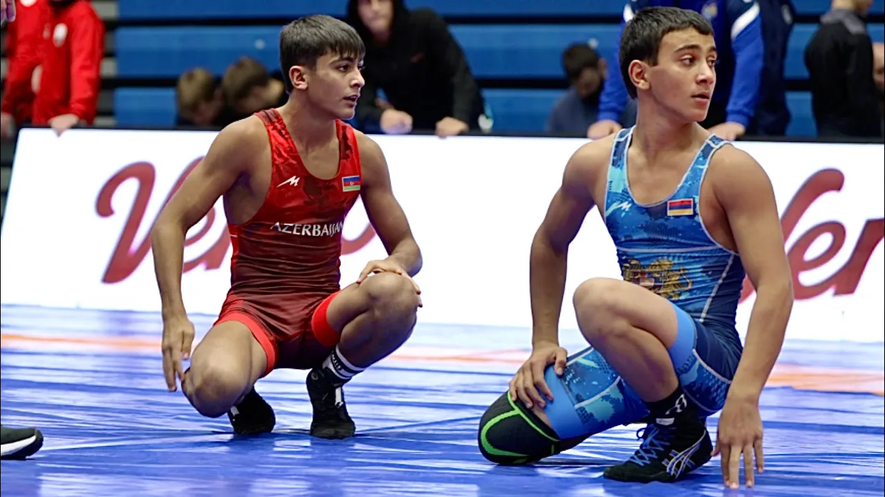 U15 Huseyn Mustafazadeh (AZE) vs Mamrik Nazaretyan (ARM) 52kg. Greco-roman boys youth wrestling.