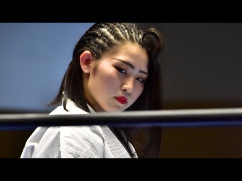 女子プロレスラー稲葉ともか が海軍特攻隊の生還者 小舟戸武雄さん(93)へ質問。「特攻は怖くなかったんですか?」 background