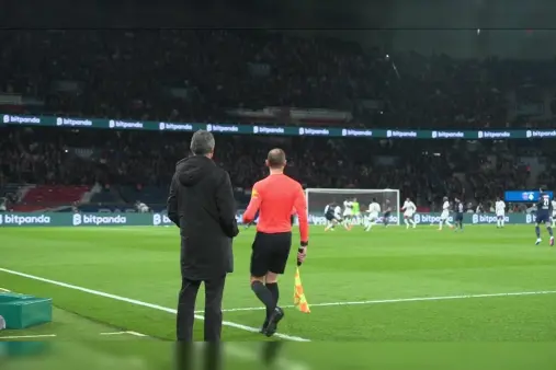 [Highlights] Wave of attacks! Balogun cuts inside and shoots, deflection takes it just wide of the far post