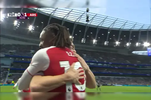 [Goal] Scores only against Tottenham! Saka's cut-back, Eze's half-volley finds the net