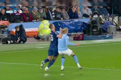 [Highlights] Intense matchup! Dan Burn pulls down Haaland directly in defense