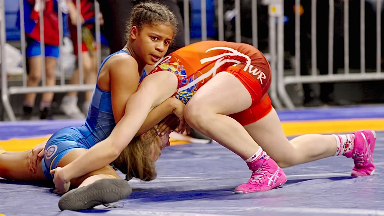 U13 Elizaveta Chemeris (UKR) vs Awa Diakite (SWE) 50kg. Women girls youth wrestling. B-cam-man