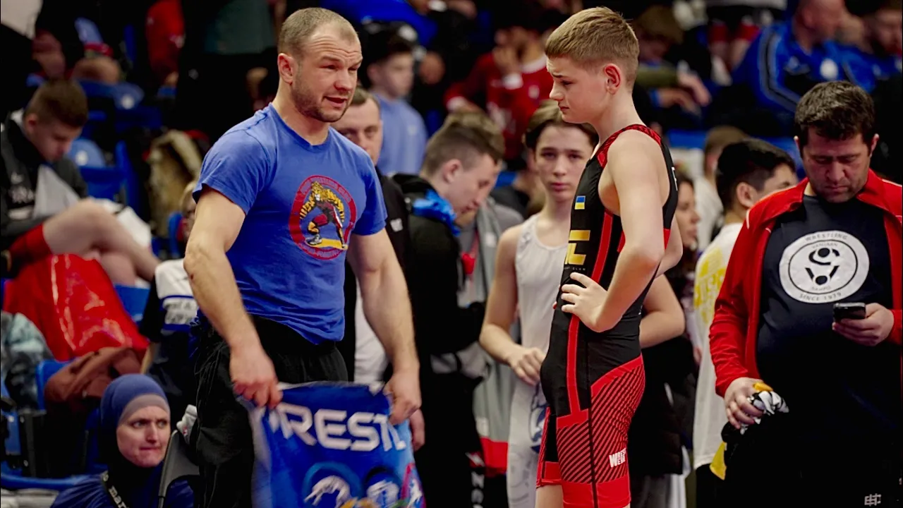 U15 Illya Partsev (UKR) vs Mohmad Khasboulatov (FRA) 48kg. Freestyle boys youth wrestling. B-cam-man backdrop