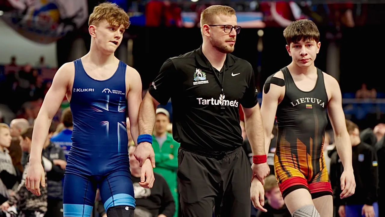 U15 Ibrahhim Movsarov (LTU) vs Mark Todd (GBR) 68kg. Freestyle boys youth wrestling tournament.