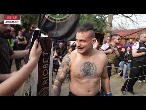 TOMAHAWK AXE destroys his opponent's eye! Crazy fight!