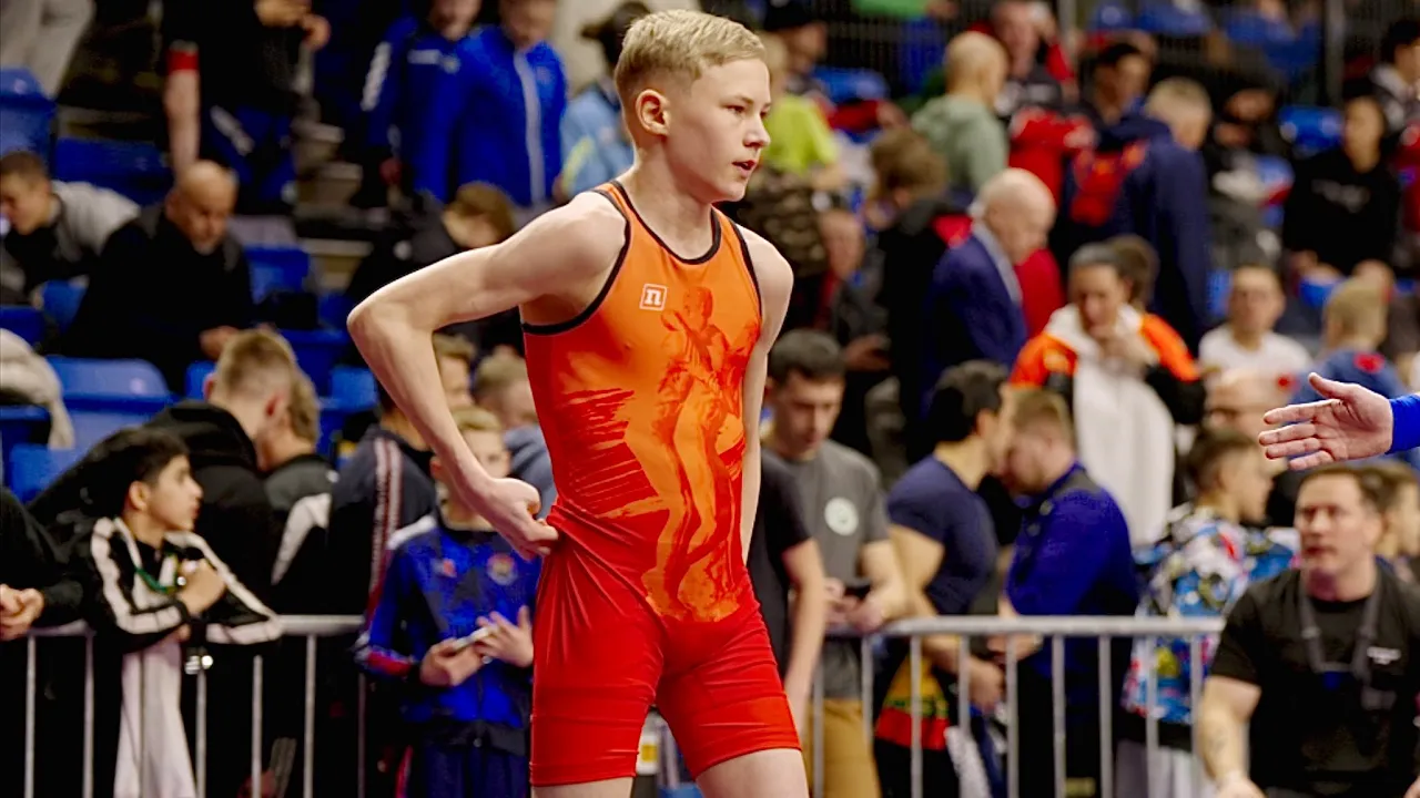 U13 Eemi Yli-Soini (FIN) vs Kener Kaljola (EST) 47kg. Greco-roman boys youth wrestling. B-cam-man