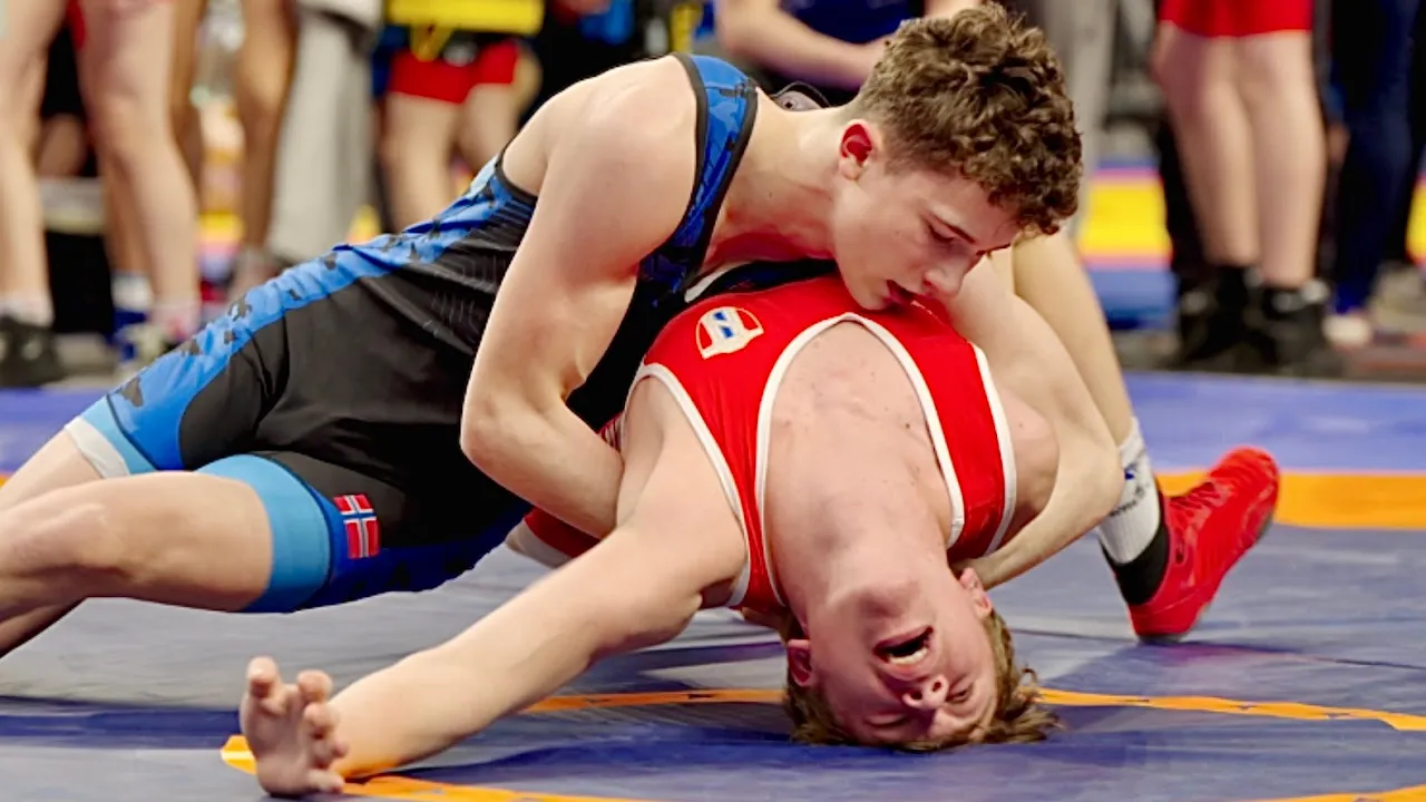 U15 Lars Jorgen Aalerund (NOR) vs Oscar Davidsen (NOR) 68kg. Greco-roman boys youth wrestling.