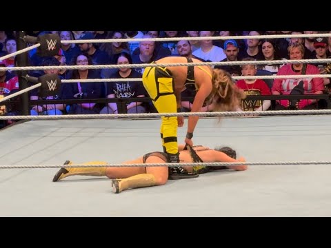 Lyra Valkyria vs Zoey Stark IC Title FULL MATCH - #WWE Amsterdam 2025 background