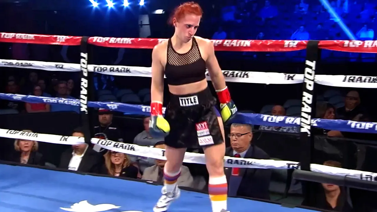 La MARAVILLA MARTINEZ quedo BORRACHA por un GOLPE en medio de la PELEA