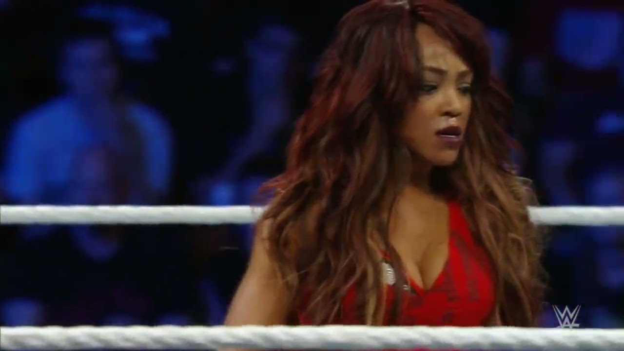 WWE Main Event: 8/21/2015 Alicia Fox vs Charlotte Flair background