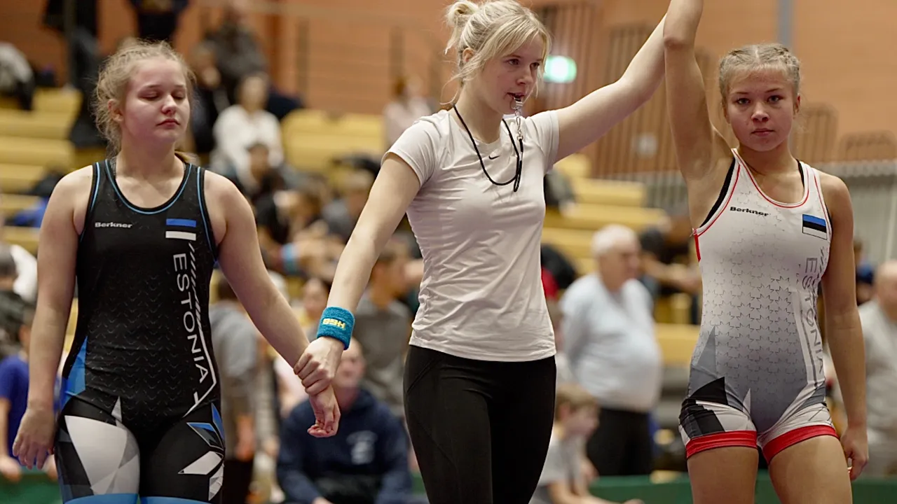 U17 Mia-Jessica Mölder (EST) vs Emily Vislapu (EST) 54kg. Women girls youth wrestling tournament.