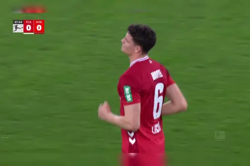 [Highlights] The goalpost saves the day! Goalkeeper makes a diving save, Martel's header denied by the crossbar