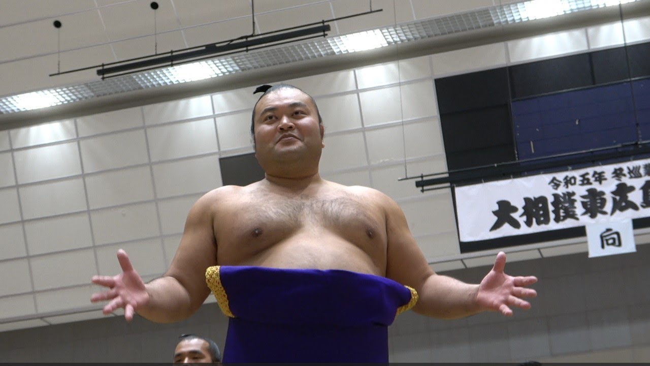 Bow-twirler Yuki retirement tribute background