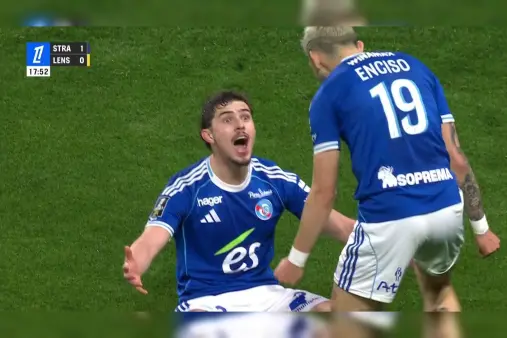 [Goal] Gifted opportunity! Opponent's defender makes a backpass error, Paniccioli scores with a clever chip