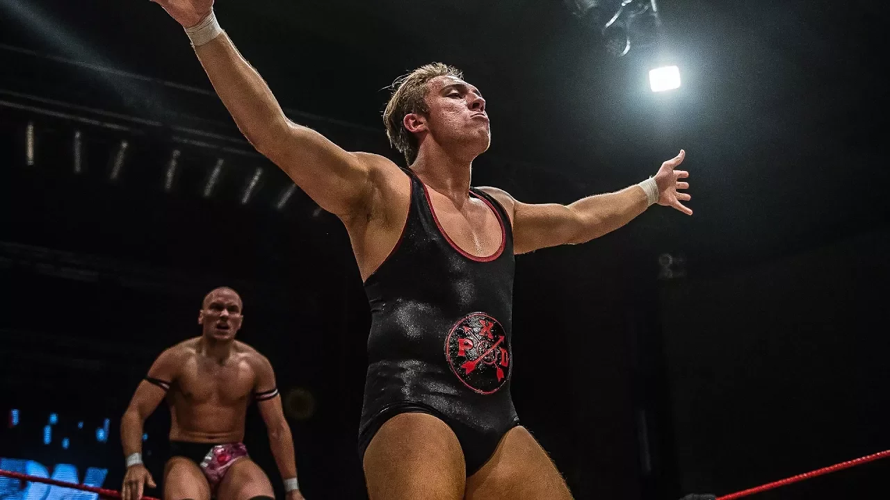 10 Wrestlers Who Worked In WCPW Before Joining WWE background