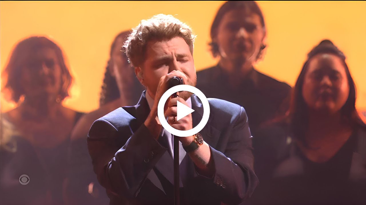 Alex Warren performance at American Music Awards AMAs 2025 | Alex Warren epic performs at AMAs 2025