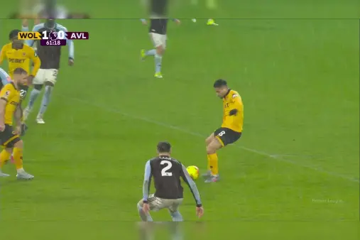 [Goal] Emery under huge pressure! Joao Gomes scores with a powerful strike after a layoff