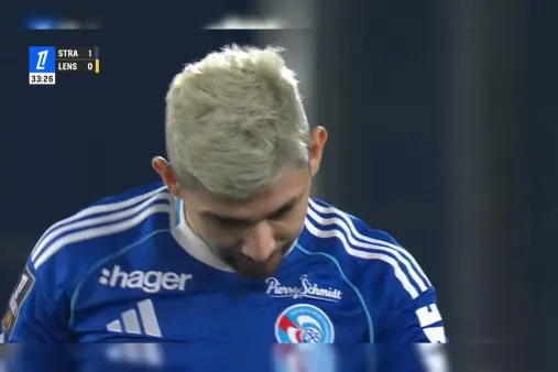 [Highlights] Enciso cuts inside from the wing, adjusts and fires a tight-angle shot wide