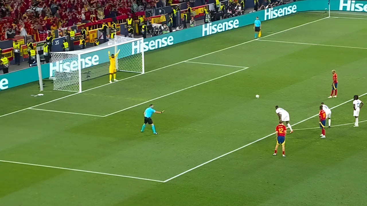 Gol de penalti de Lamine Yamal contra Francia y España, Lamine Yamal penalty goal vs France vs Spain backdrop