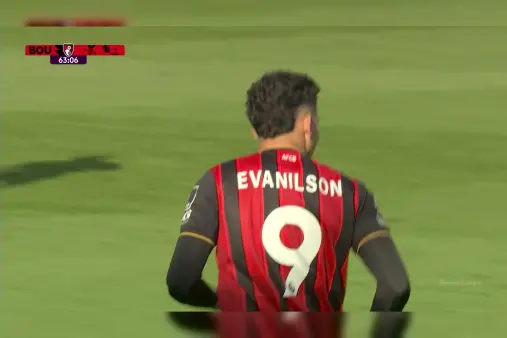 [Goal] Substitute saves the day! Evanyelison scores a poacher's goal in the box to level the score