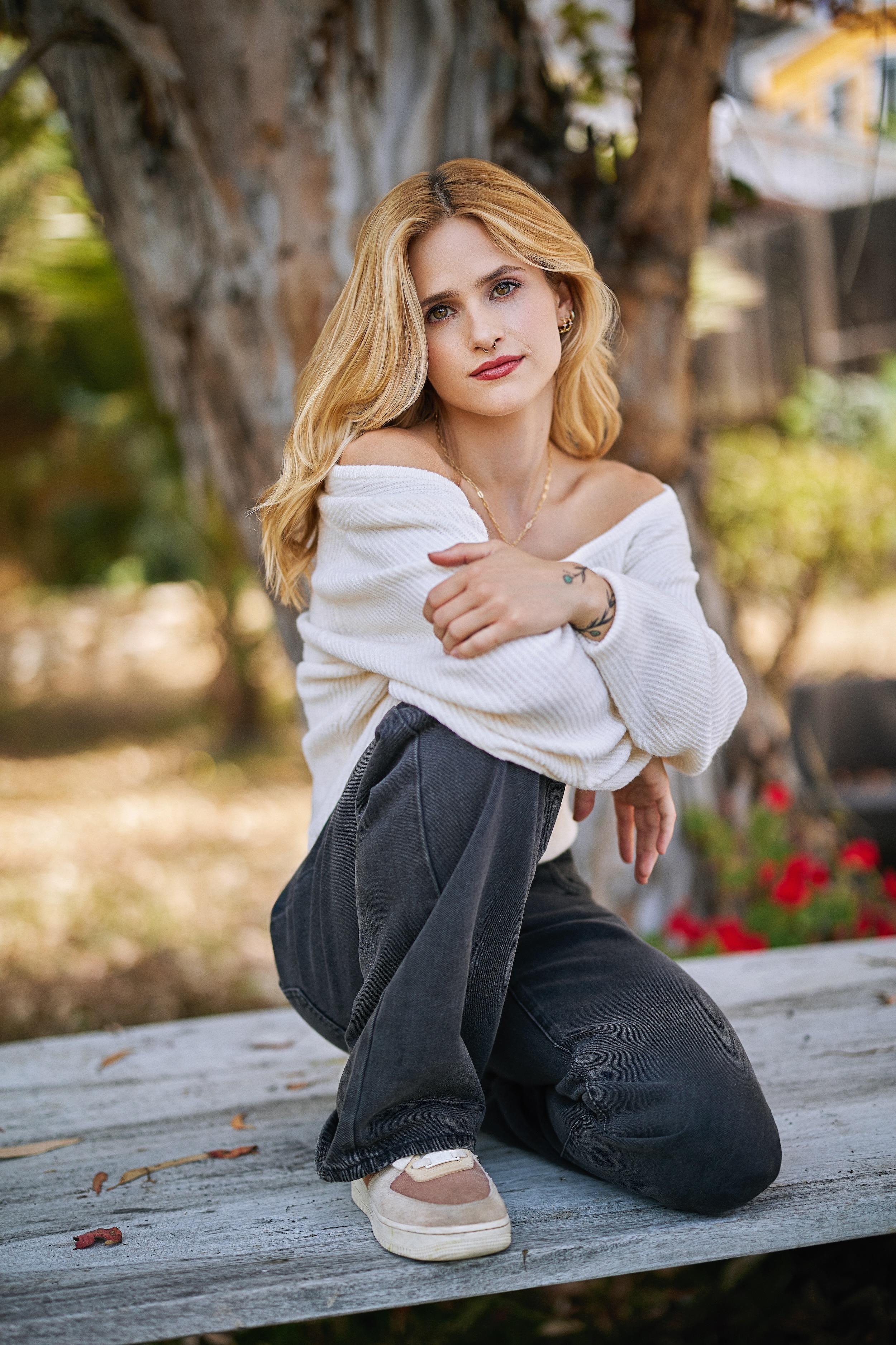 actor Audrey Zahn large photo