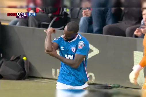 [Highlights] Crucial block! H尔特劳达 (Note: The name '黑尔特劳达' doesn't have a common English equivalent. If it's a Chinese player's name, it should be transliterated as 'Hei Ertrauda' or kept as 'Hei Ertrauda' based on pronunciation. However, if it's a foreign 