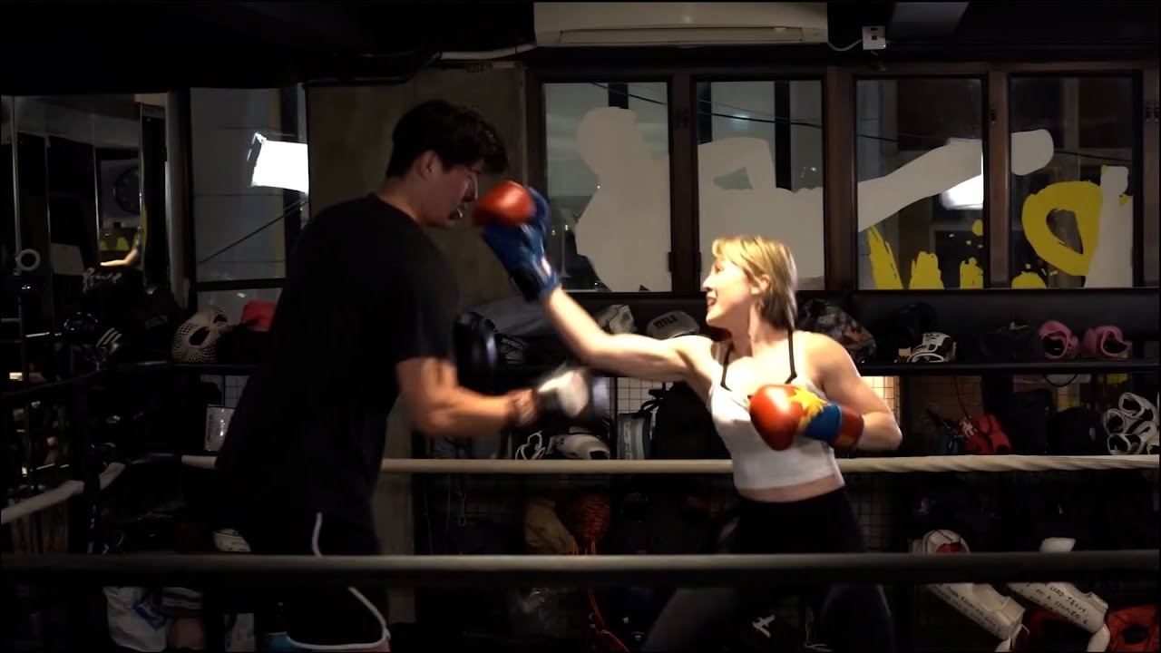 Hung Gar Kungfu Girl Challenges Kickboxing Guys backdrop