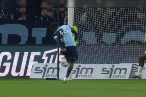 [Highlights] Lightning reflexes! Safonov makes a brilliant save to deny Soumaré's shot