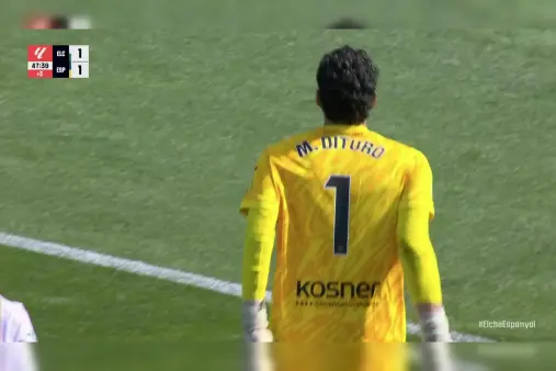 [Highlights] Pere Milla's push shot saved by Di Tuoro with a timely diving save