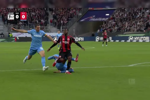 [Highlights] Kalimuendo's one-on-one challenged by double team, Ogbus' long legs clear the ball