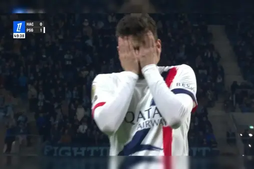 [Highlights] Poor finishing! K7's close-angle shot to the near post hits the post and bounces out