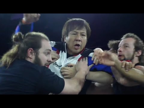 Brawl breaks out over title fight background