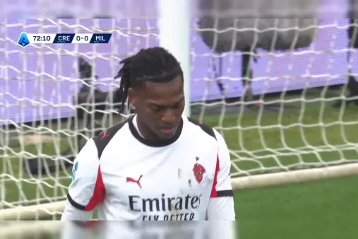 [Highlights] Too straight! Leao's dribble and shot saved by the goalkeeper