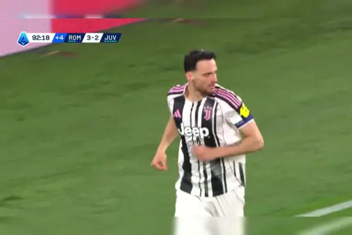 [Goal] Magical substitution! Ball-playing defender Gatti scores a late equalizer with a free-kick header