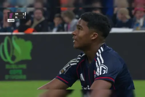 [Highlights] Endrick dribbles past multiple players and attempts a chip, which is smothered by Rulli's charge