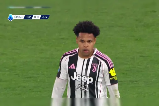 [Highlights] Kalulu sends in a long cross, McKennie's header goes wide of the frame