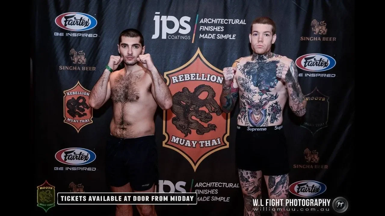 FULL FIGHT/ Roots 3: Max Kapoustine vs Peter Sheather background