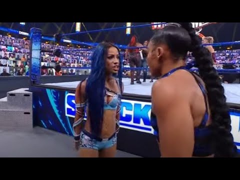 Sasha Banks & Bianca Belair vs Tamina & Natalya.