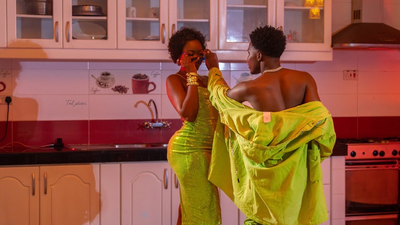 Digi Digi - Abongo Jakabwana (Official Music Video) background