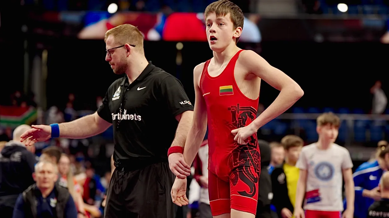 U15 Denas Uoka (LTU) vs Adam Bolich (GER) 57kg. Freestyle boys youth wrestling tournament.