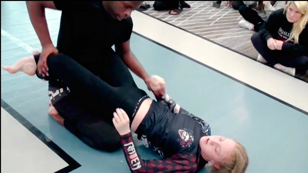 "Wrestling or Love Story? 💥❤️ | Girl vs Boy Match You Won’t Believe!"🧕#jiujitsu #bjj #sports background