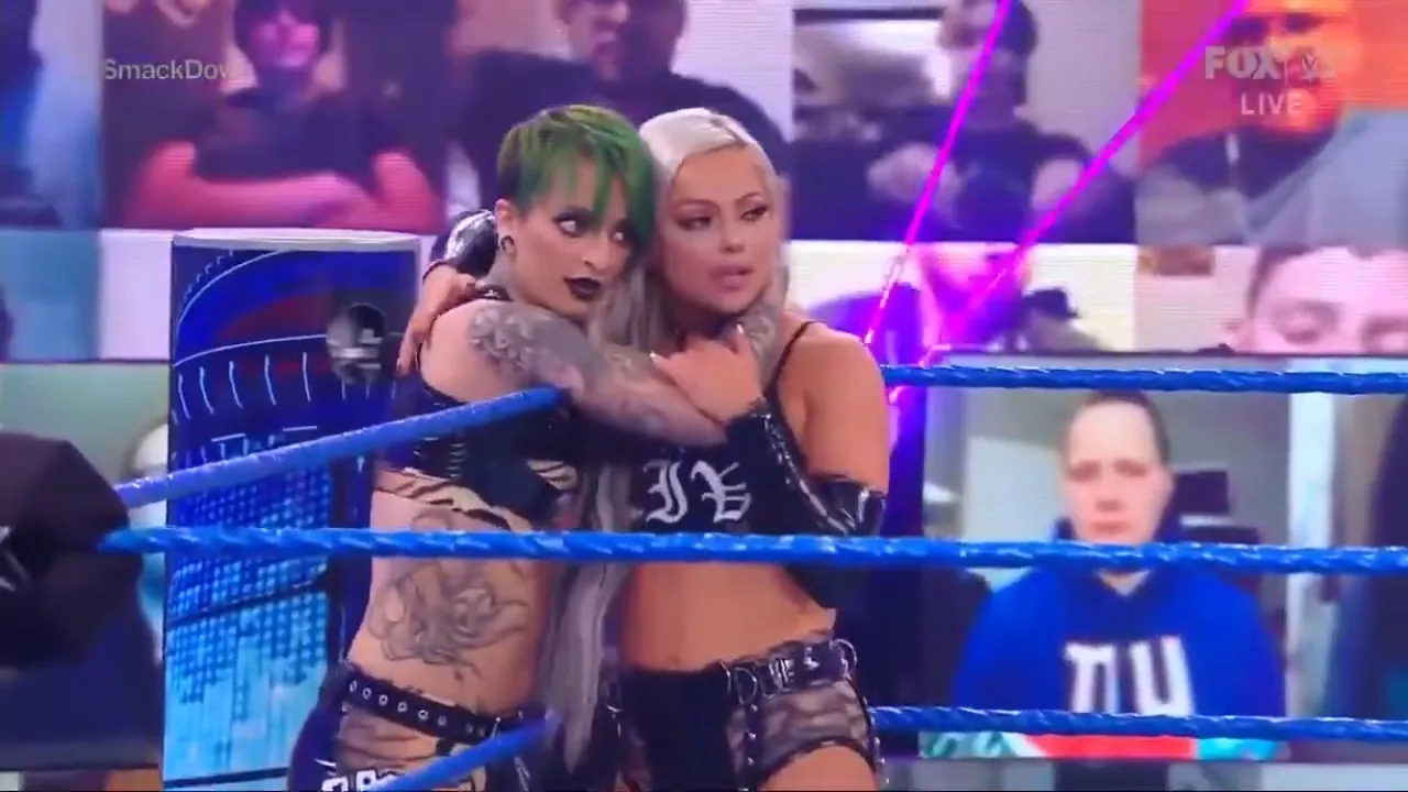 Riott Squad vs Natalya Tamina ( Billie kay joined at Ring side