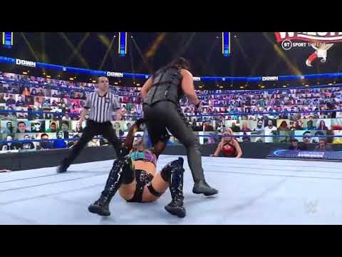 Liv Morgan vs Tamina.