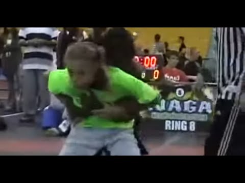 Boy destroy Girl!  Boy Humiliate Girl BJJ FIGHT.мальчик унижает девушку Homem vs  Mulher