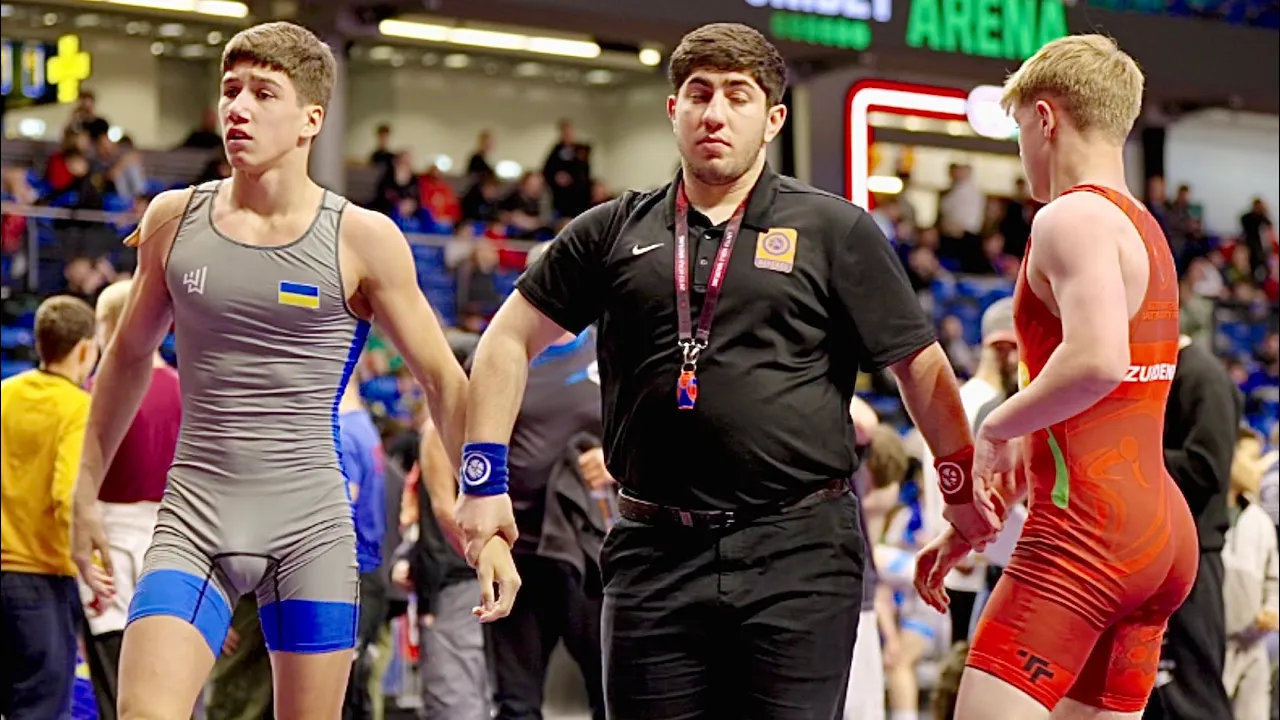 U17 Janco Bezuidenhout (RSA) vs Tymur Abumislimov (UKR) 60kg. Freestyle boys youth wrestling. B-cam
